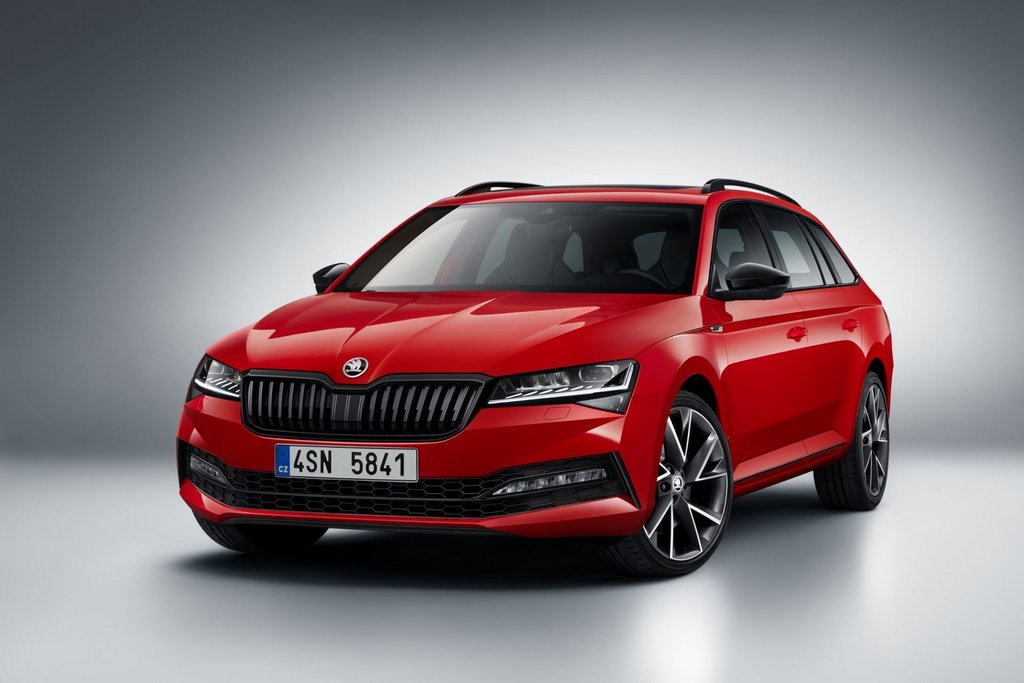Рестайлінгова версія універсала Skoda Superb Combi
