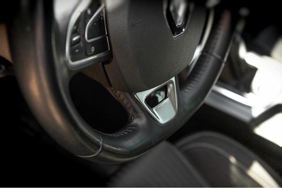 Renault Megane IV 2016-2025 рр. Накладка на кермо (нерж) Image