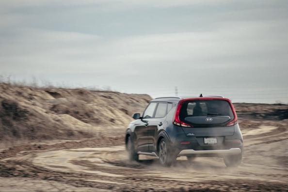 Нове покоління компактного кросовера KIA Soul Фото 12