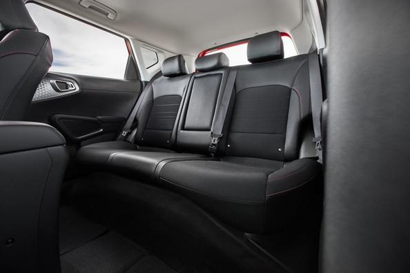 Нове покоління компактного кросовера KIA Soul Фото 10