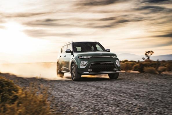Нове покоління компактного кросовера KIA Soul Фото 7