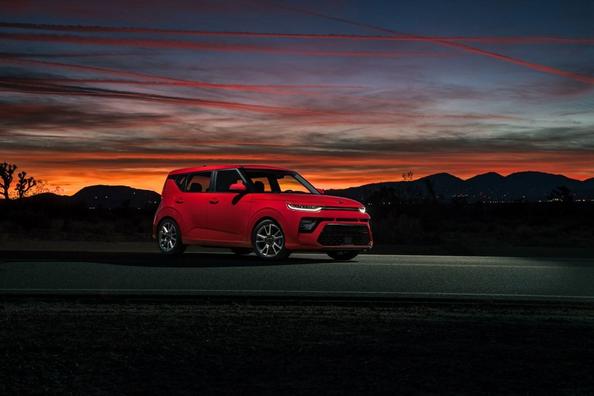 Нове покоління компактного кросовера KIA Soul Фото 4