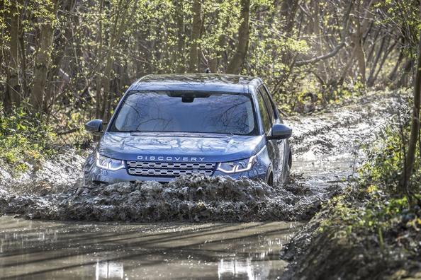 Компактний преміальний кросовер Land Rover Sport Фото 12