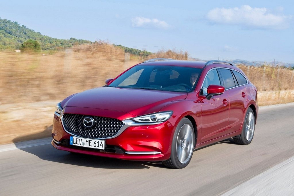 Огляд оновленого універсала Mazda 6 Combi