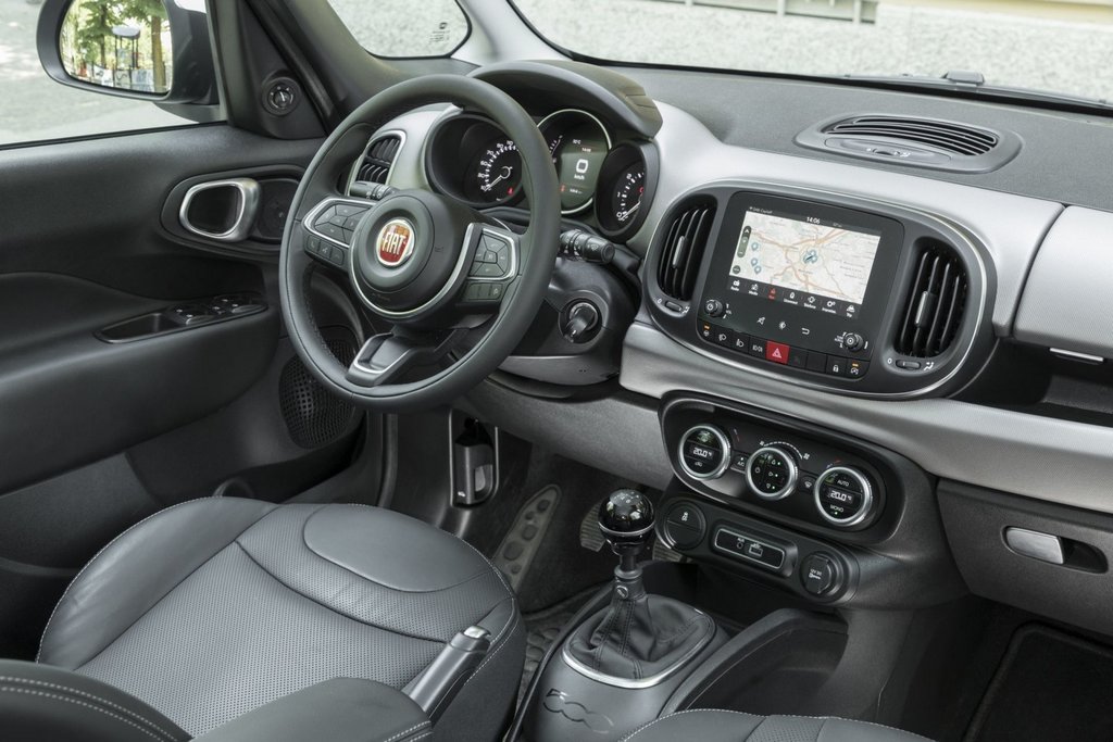 Огляд компактного мінівена Fiat 500L