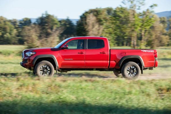 Огляд середньорозмірного пікапа Toyota Tacoma Фото 5