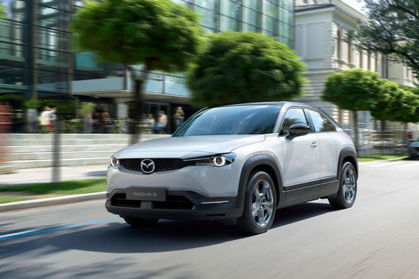 Кросовер Mazda MX-30: перший серійний електромобіль японської компанії Фото 7