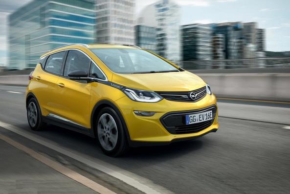 Огляд електричного компактного хетчбека Opel Ampera-e