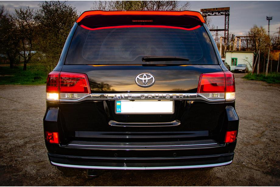 Toyota Land Cruiser 200 2007-2021 рр. Спойлер FullLed (2016+) Білий колір Фото 6