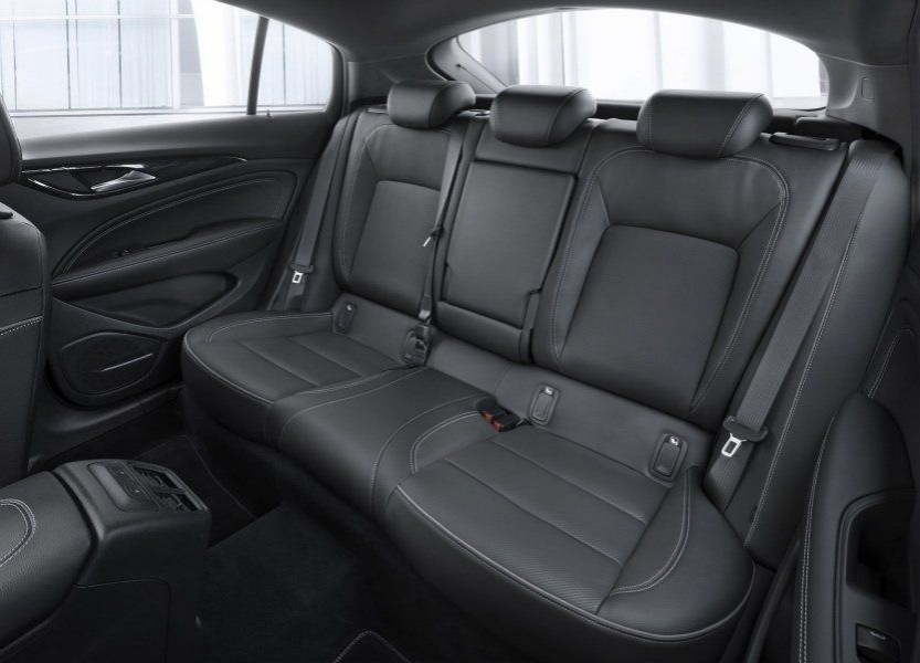 Огляд середньорозмірного лифтбека Opel Insignia Grand Sport