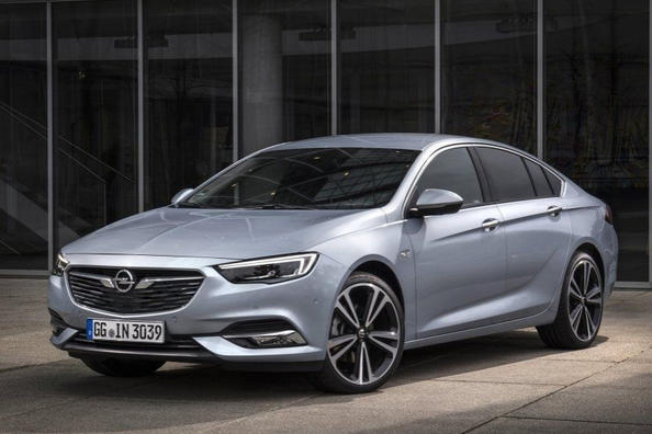 Огляд середньорозмірного лифтбека Opel Insignia Grand Sport Фото 7