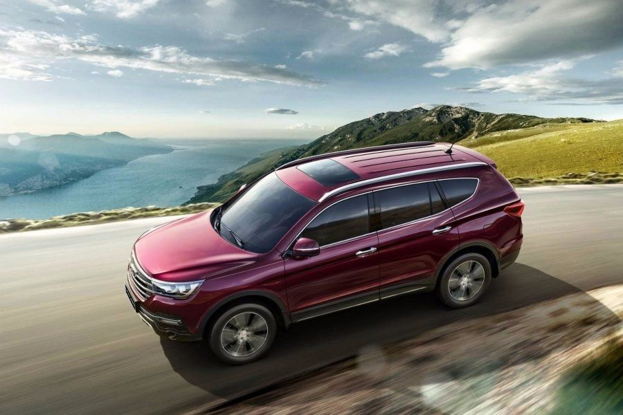 Повнопривідний семимісцевий кросовер Lifan X80