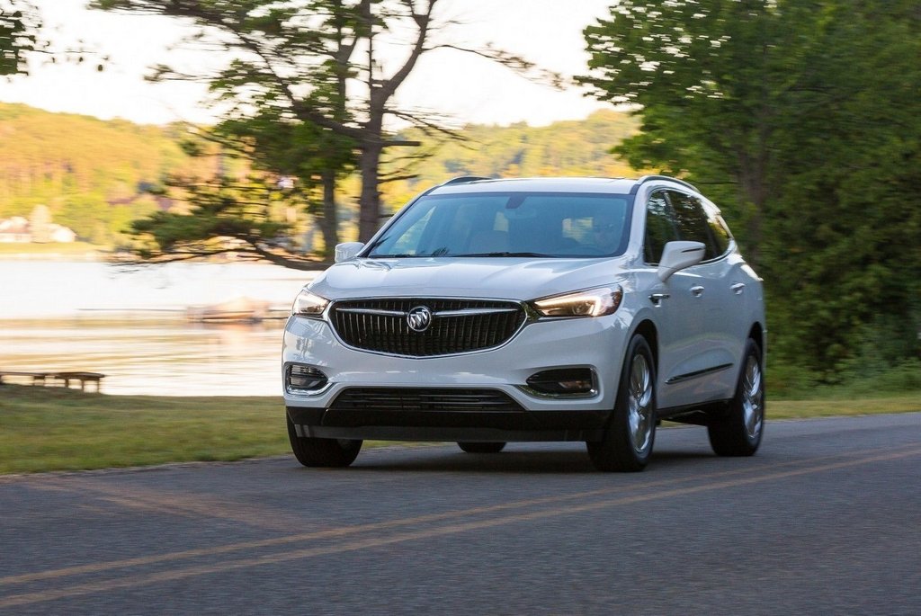 Огляд повнорозмірного семимісного кросовера Buick Enclave