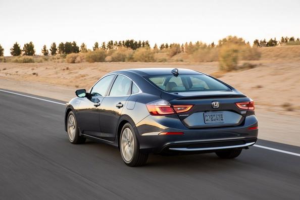 Третє покоління гібридного седана Honda Insight Фото 12