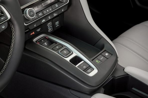 Третє покоління гібридного седана Honda Insight Фото 8