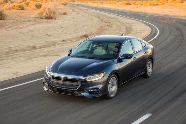Третє покоління гібридного седана Honda Insight Фото 2