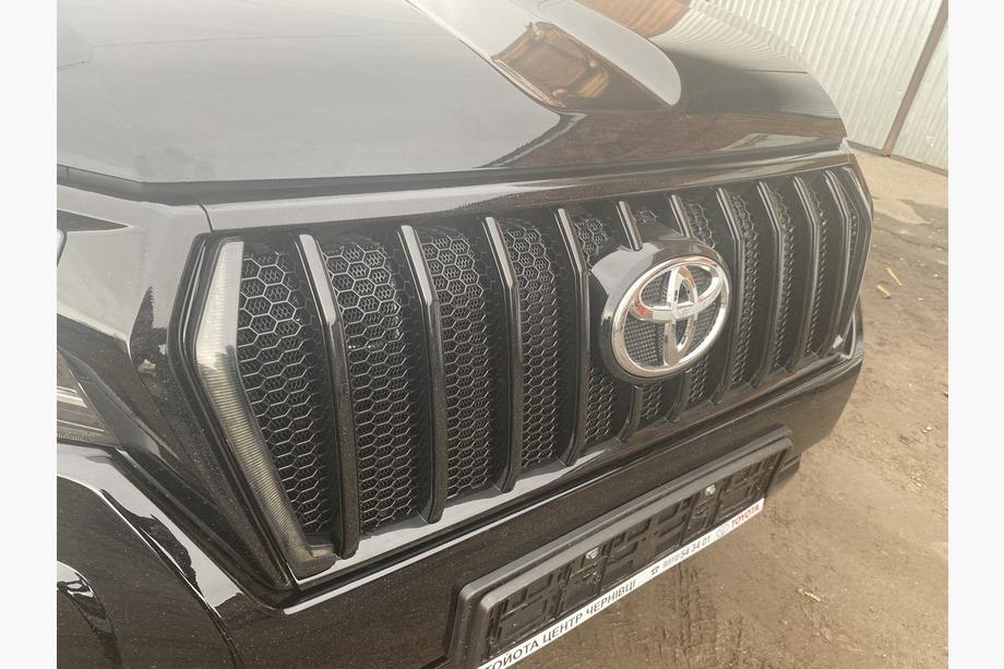 Toyota Land Cruiser Prado 150 2009-2023 рр. Решітка 2017↗ LED (Zeus Black, з Black віями) Фото 7