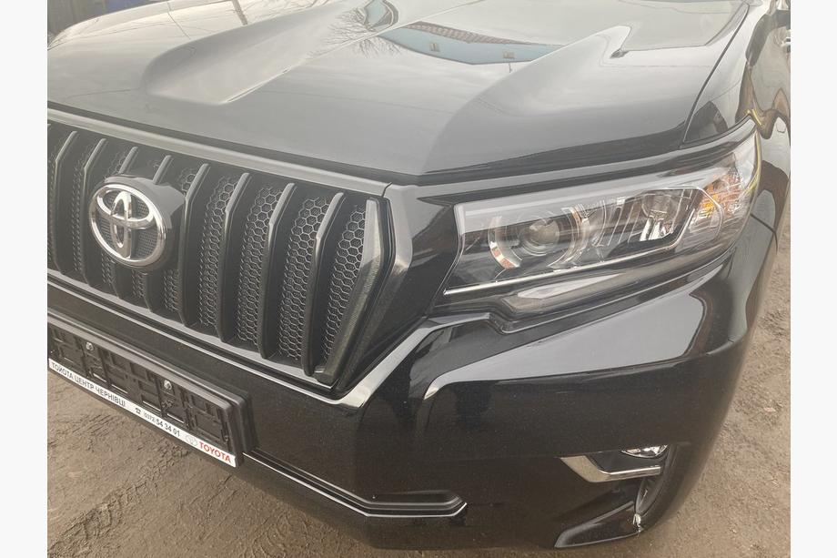 Toyota Land Cruiser Prado 150 2009-2023 рр. Решітка 2017↗ LED (Zeus Black, з Black віями) Фото 9