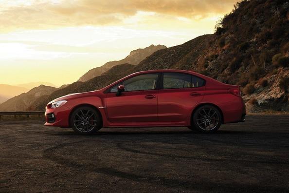 Оновлений спортивний седан Subaru WRX Фото 11