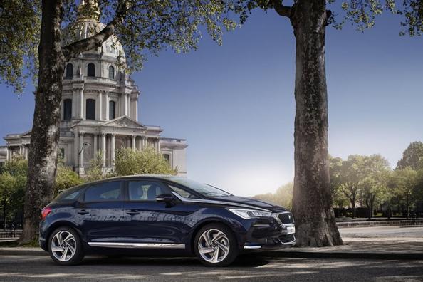 Оновлений п’ятидверний хетчбек Citroen DS5 Фото 3