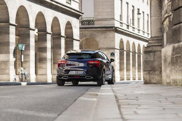 Оновлений п’ятидверний хетчбек Citroen DS5 Фото 12