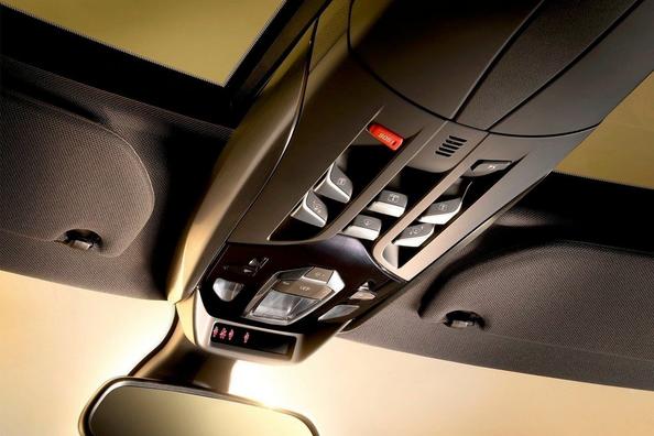 Оновлений п’ятидверний хетчбек Citroen DS5 Фото 9