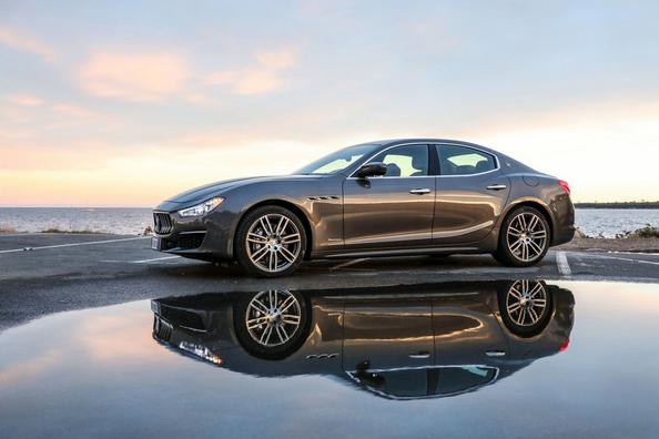 Огляд спортивного седана Maserati Ghibli Фото 6