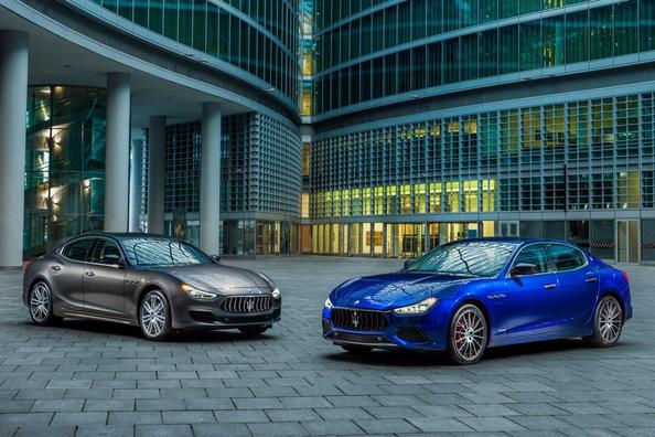 Огляд спортивного седана Maserati Ghibli Фото 4