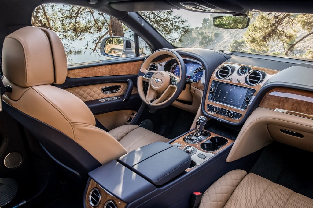 Огляд люксового кросовера Bentley Bentayga