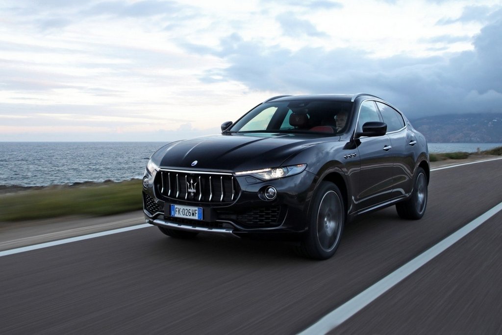 Преміальний спорт-кросовер Maserati Levante