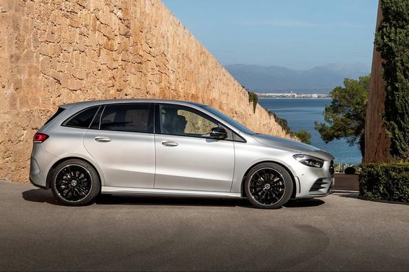 Субкомпактвэн третього покоління Mercedes-Benz B-Class Фото 14