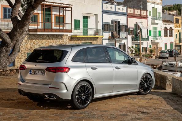 Субкомпактвэн третього покоління Mercedes-Benz B-Class Фото 12