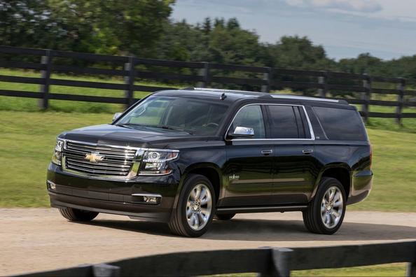 Огляд крупноразмерного позашляховика Chevrolet Suburban Фото 2