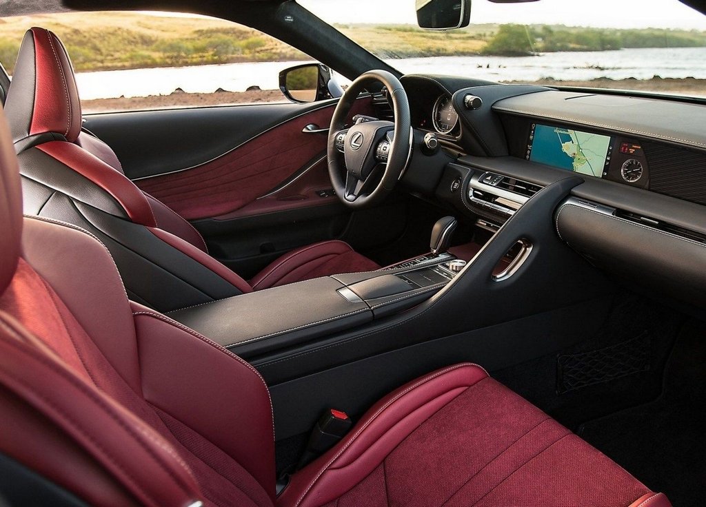 Огляд високопродуктивного купе Lexus LC500