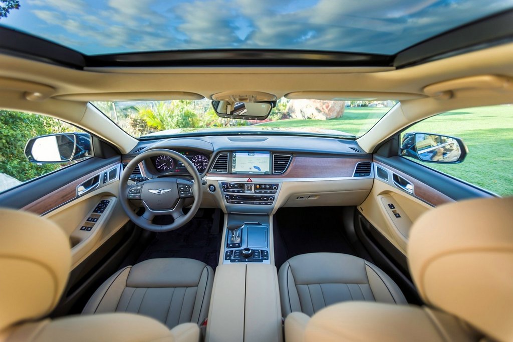 Огляд преміального седана Hyundai Genesis G80