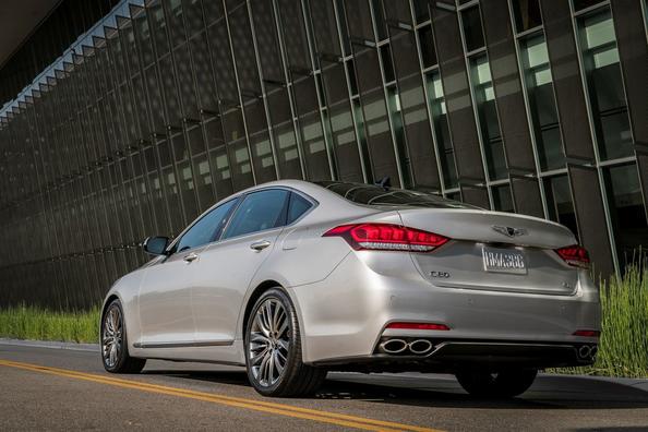 Огляд преміального седана Hyundai Genesis G80 Фото 13