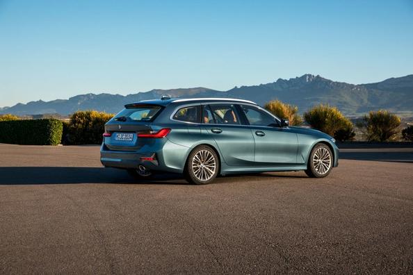 Сьоме покоління універсала BMW 3-Series Touring Фото 4