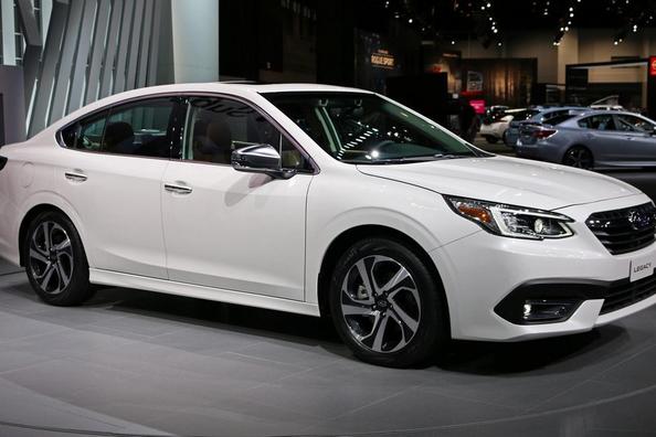 Огляд сьомого покоління седана Subaru Legacy Фото 2