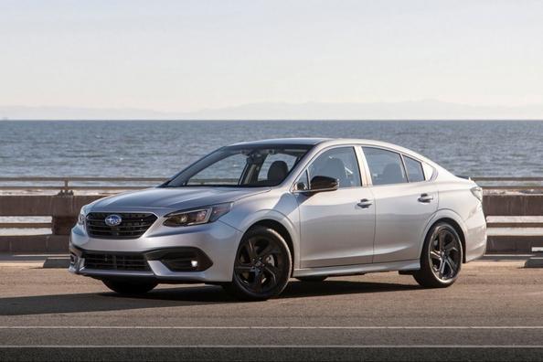 Огляд сьомого покоління седана Subaru Legacy Фото 9