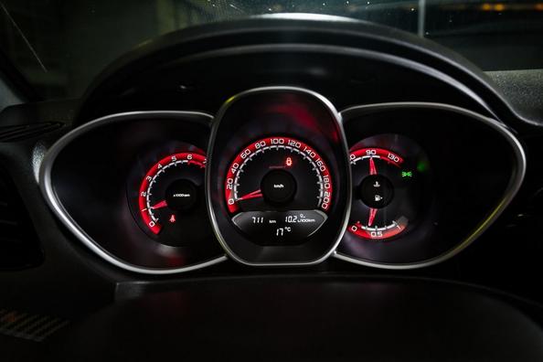 Спортивна модифікація седана Lada Sport Vesta Фото 13