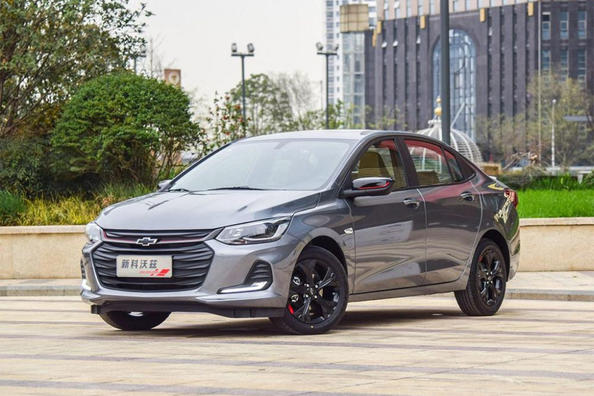 Огляд бюджетного компактного седана Chevrolet Onix Фото 2