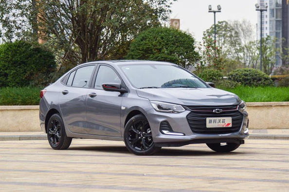Огляд бюджетного компактного седана Chevrolet Onix Фото 6