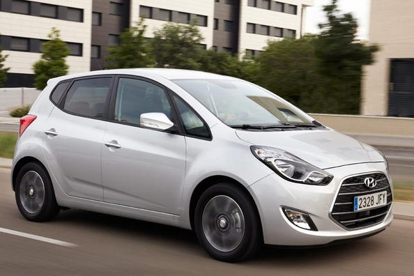 Огляд субкомпактвэна Hyundai ix20