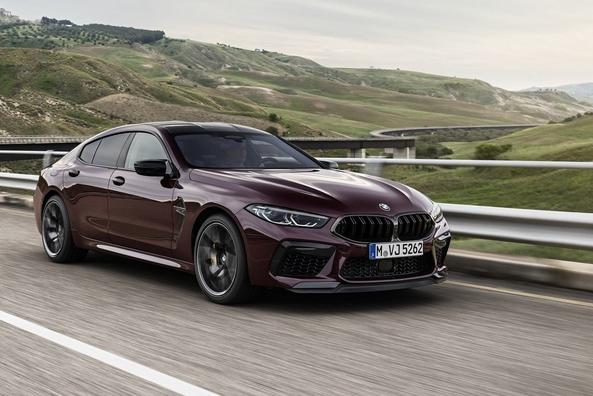 Огляд спортивного седана BMW M8 Gran Coupe Фото 3