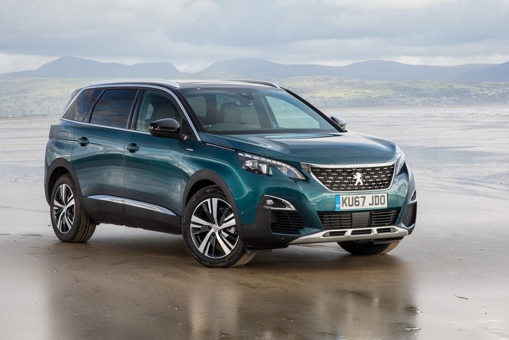 Друге покоління кросовера Peugeot 5008