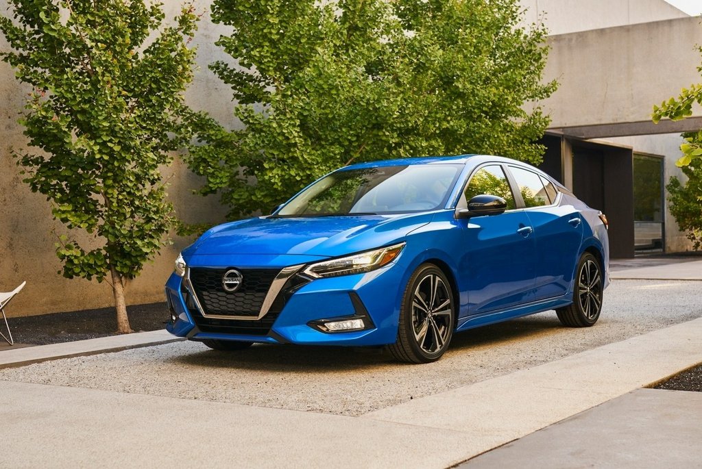 Огляд седана Nissan Sentra 2020 модельного року