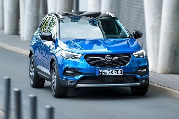 Компактний міський кросовер Opel Grandland X