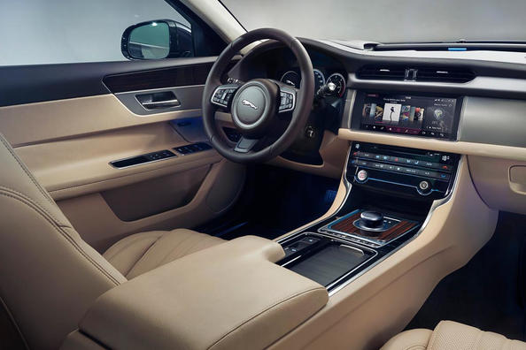 Огляд преміального універсала Jaguar XF Sportbrake Фото 11