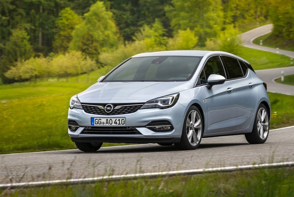 Огляд оновленої моделі Opel Astra Hatchback
