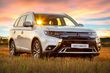 Огляд кросовера Mitsubishi Outlander фото 1